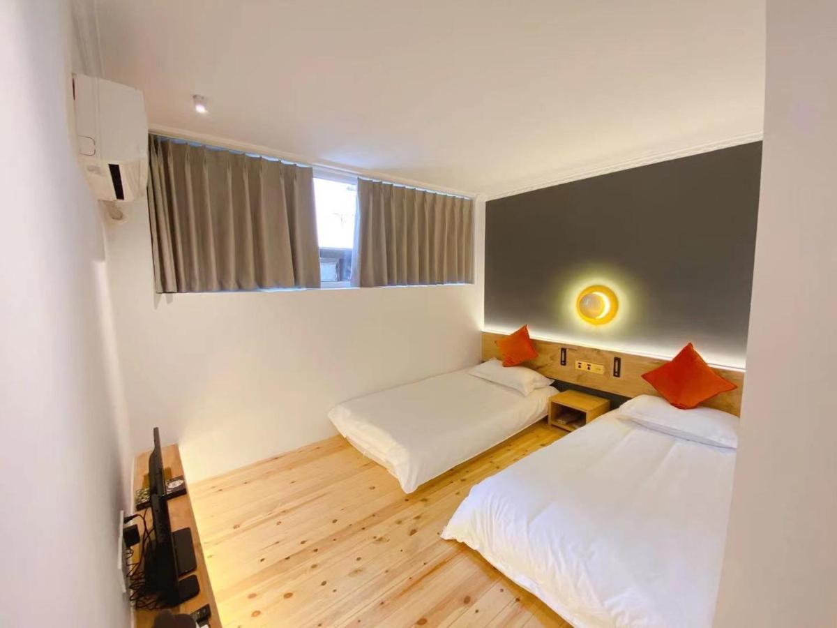 Lantian Garden Hostel Qingdao Exteriör bild