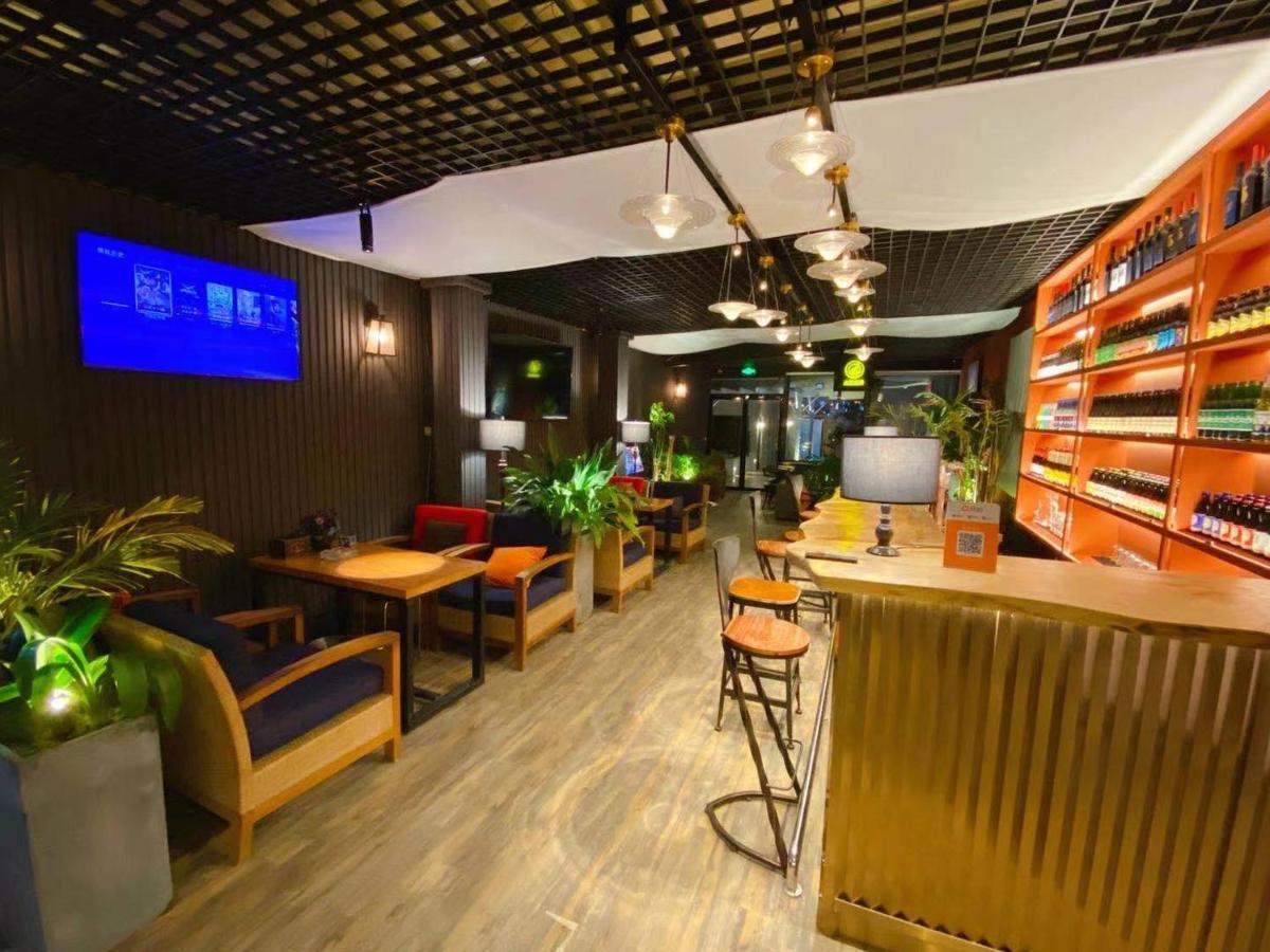 Lantian Garden Hostel Qingdao Exteriör bild