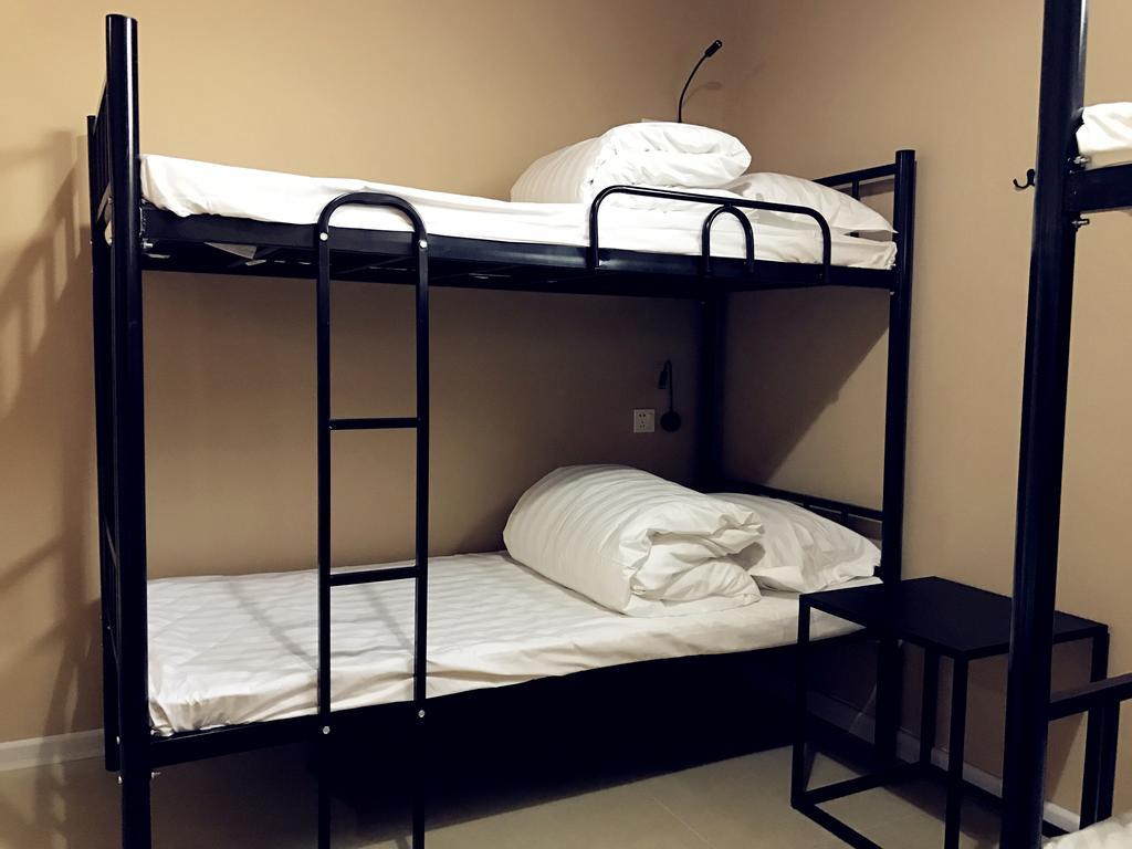 Lantian Garden Hostel Qingdao Exteriör bild
