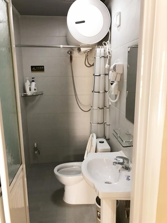 Lantian Garden Hostel Qingdao Exteriör bild